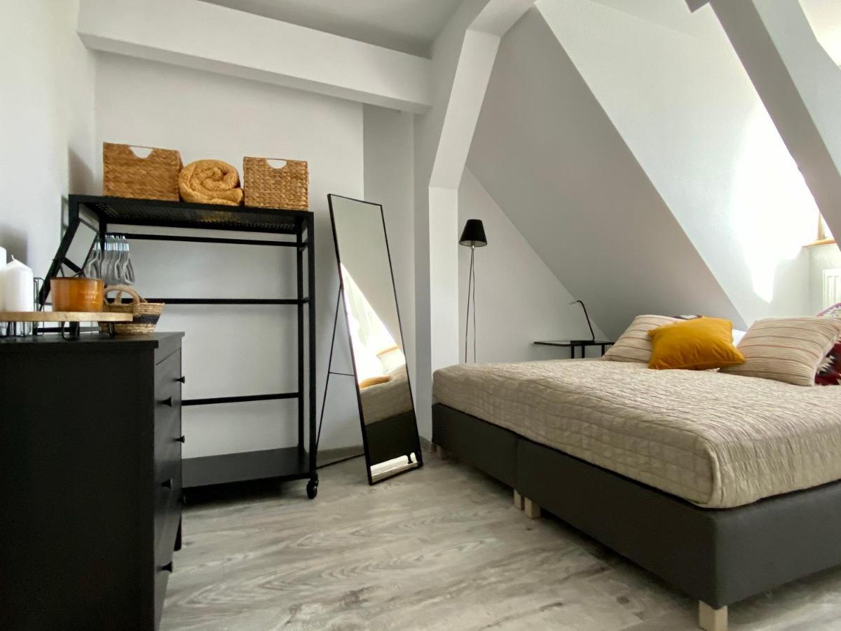 Apartament Hrabala Jelenia Góra Exterior foto